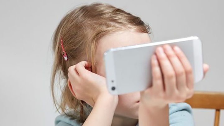Enfants et numérique : plus de 81% des parents marocains préoccupés par les risques en ligne